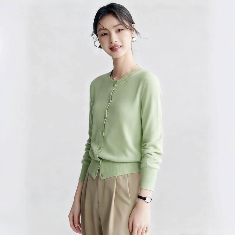 Autumn New Women's Clothing Design, Simple and Casual Solid Color Round Neck Knitted Cardigan, Fashionable and Versatile Thin Short Top