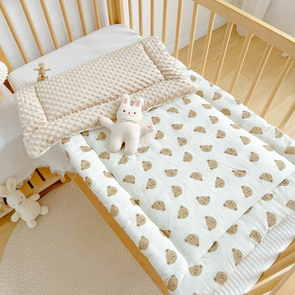 Mattress, sheet, with little bears