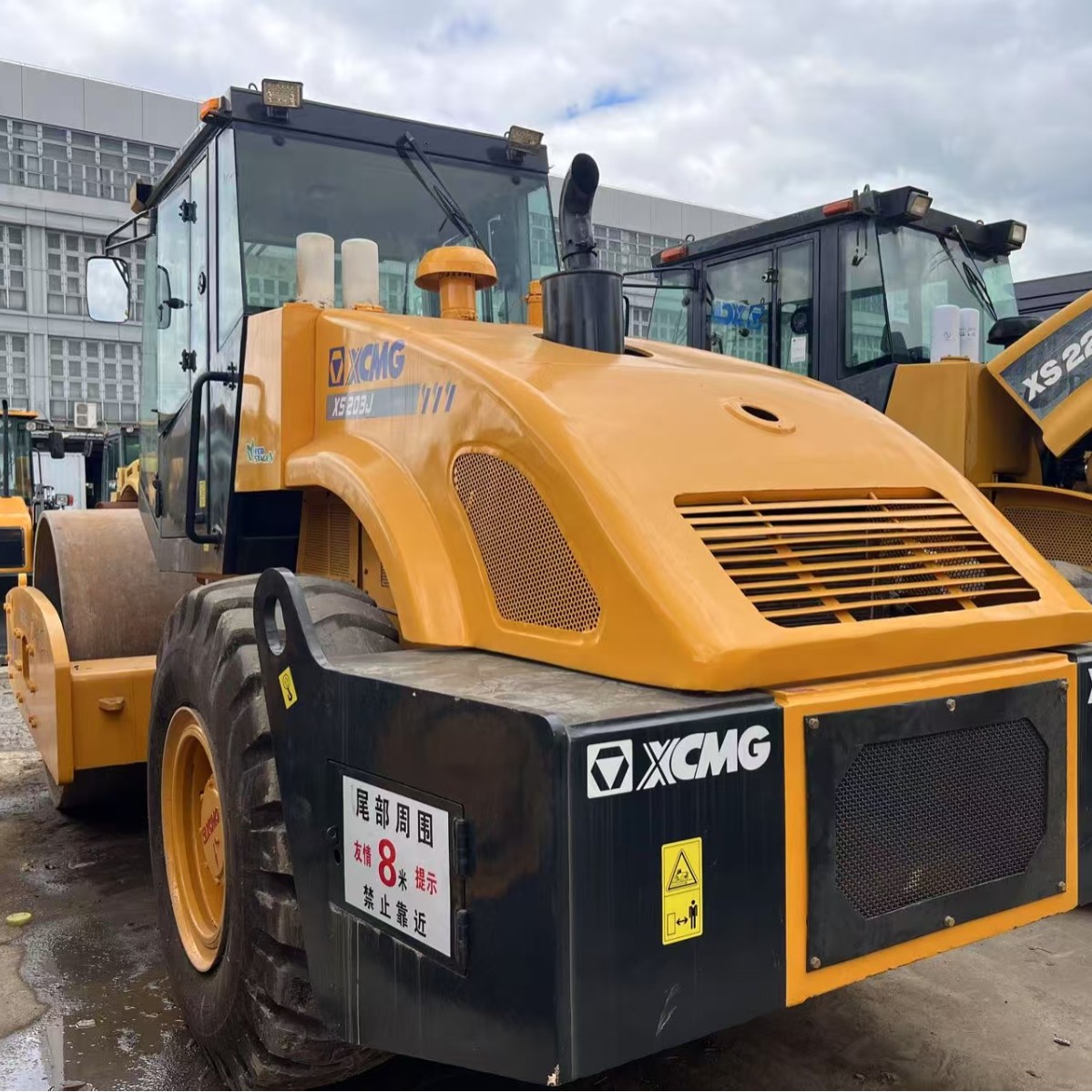 XCMG 30 toneladas rodillo vibratorio de barra horizontal para la venta XS303 rodillo vibratorio distribución de comercio exterior en Asia Central