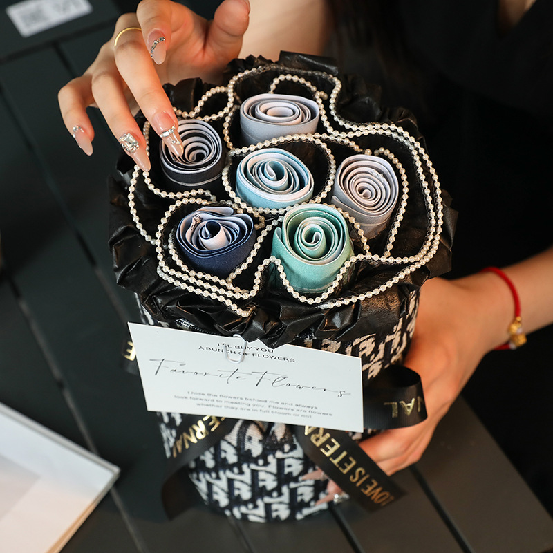 6 underwear bouquets + handbag + light string