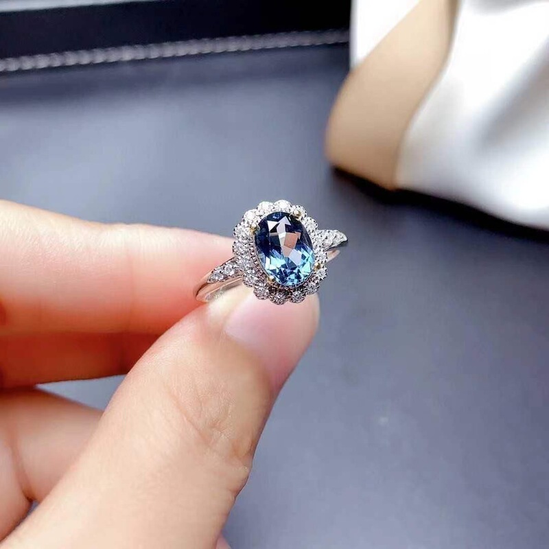 天然ロンドンブルートパ水晶玉指輪の女性結晶の全浄火の輝き925銀のセイコーの象眼|undefined