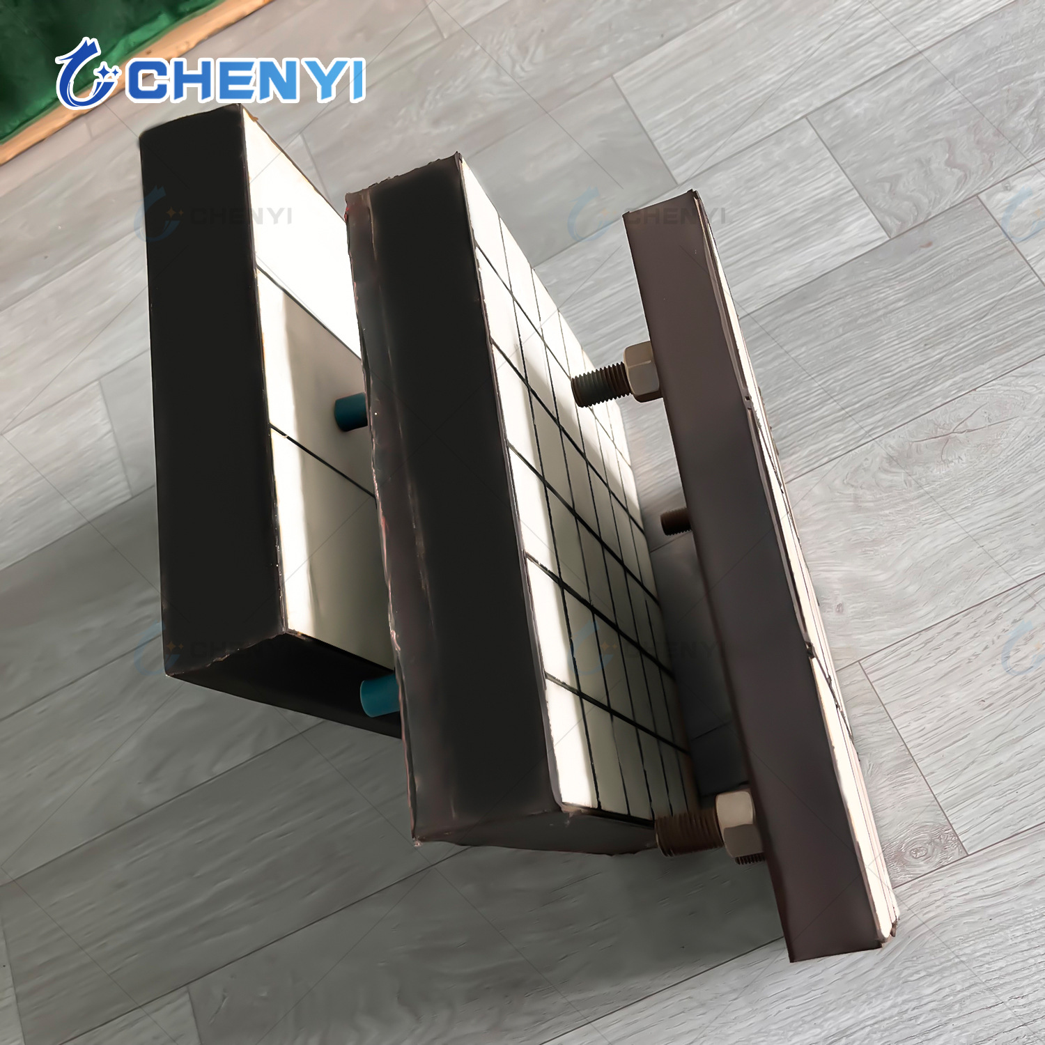 橡胶陶瓷复合板 带焊接螺栓孔 选择淄博辰逸