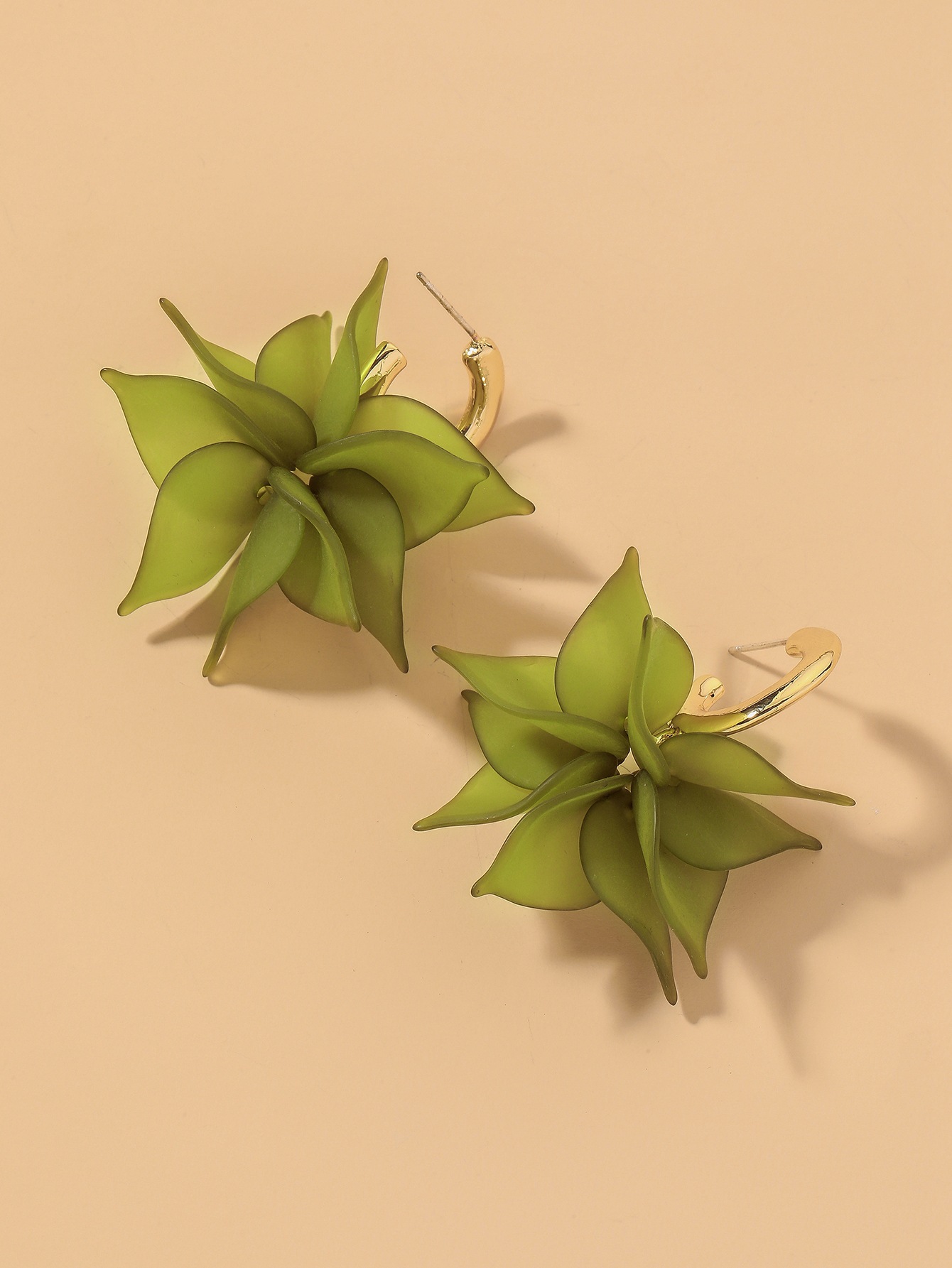 Korean petal C-shaped earrings