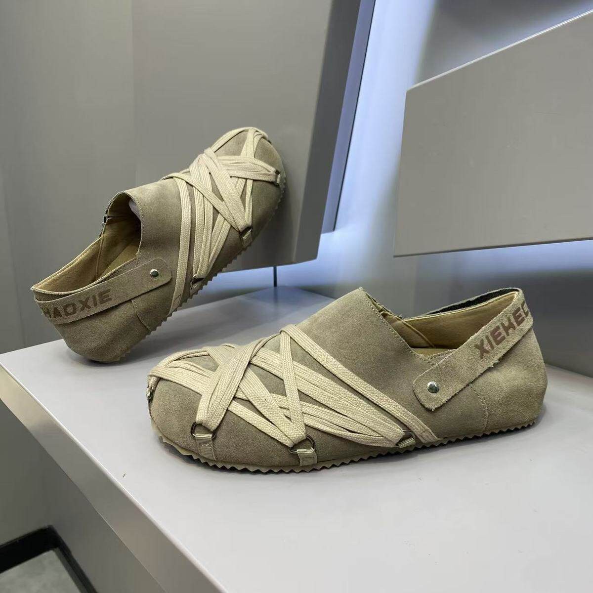 Strappy soft-soled genuine leather casual Birkenstock-style shoes, fashionable and versatile slip-ons, popular simple lightweight breathable men's shoes