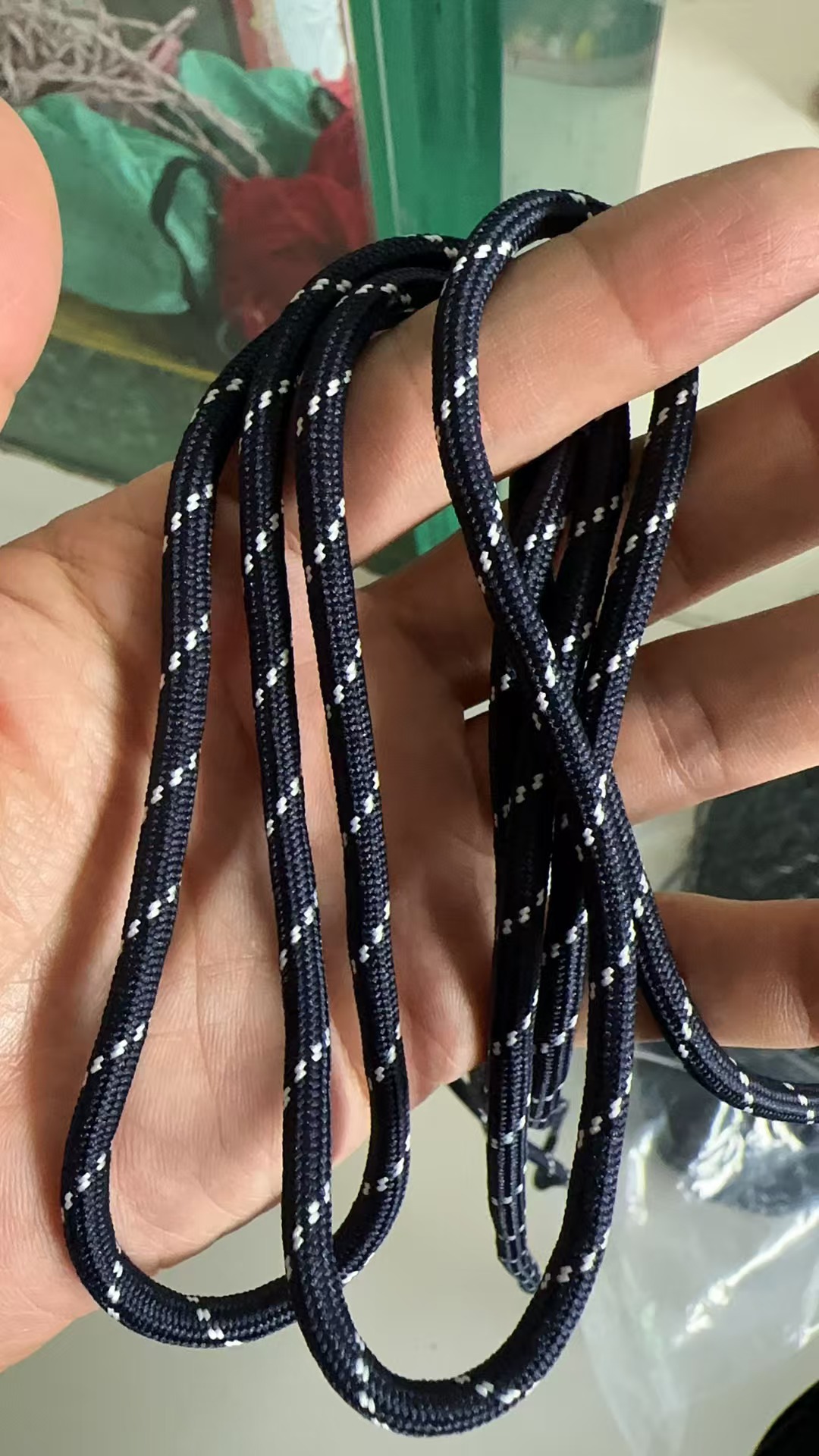 Cordones redondos de 5 mm para zapatos de papá, botas de senderismo, botas estilo Martin, con rayas diagonales en negro, blanco y amarillo.