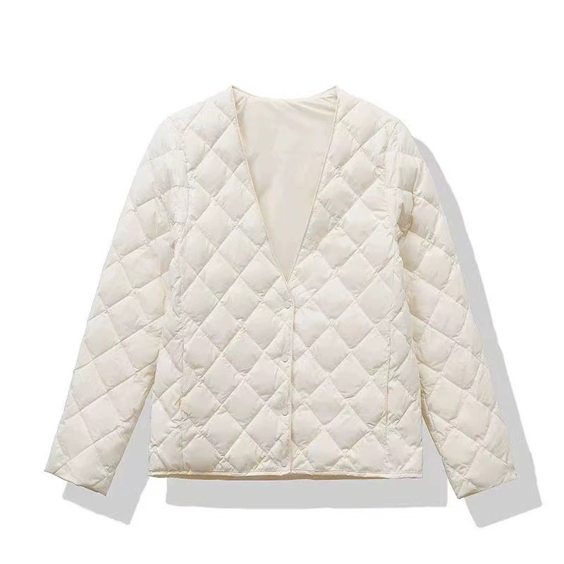 Нежный пуховик осенью и зимой