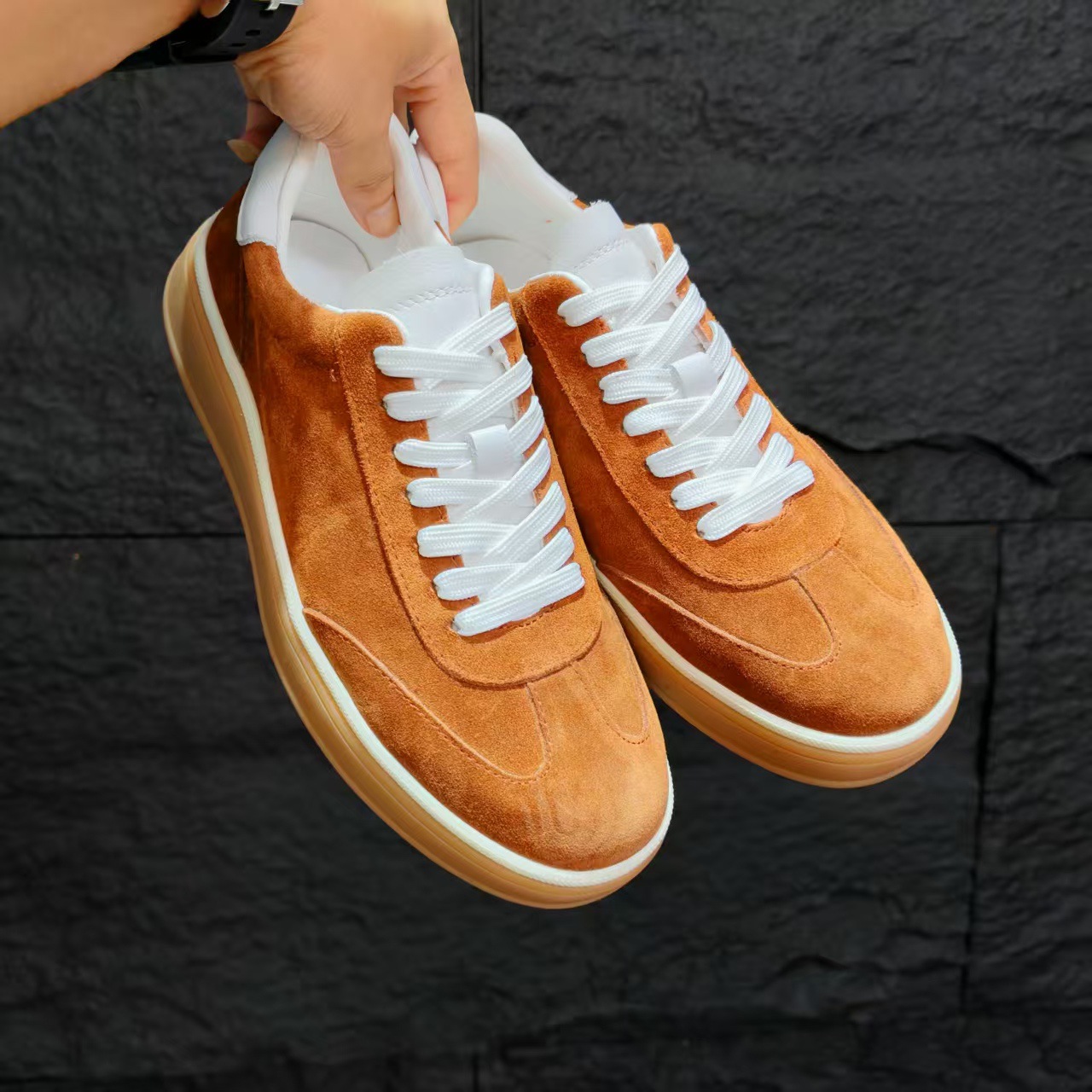 [Cuero de vaca de cabeza] nuevo hombre simple de alta seda de vaca de terciopelo zapatos de entrenamiento de cuero auténtico zapatos deportivos de skate casuales