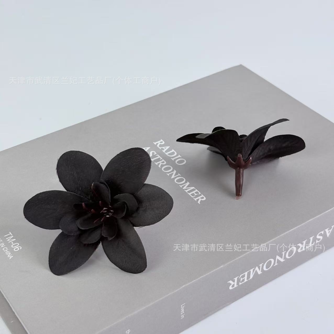 Orquídea de simulación cabeza de comida plato flor de corona de novia flor de pecho flor de muñeca hacer caja de regalo flor de ópera flor de pinza