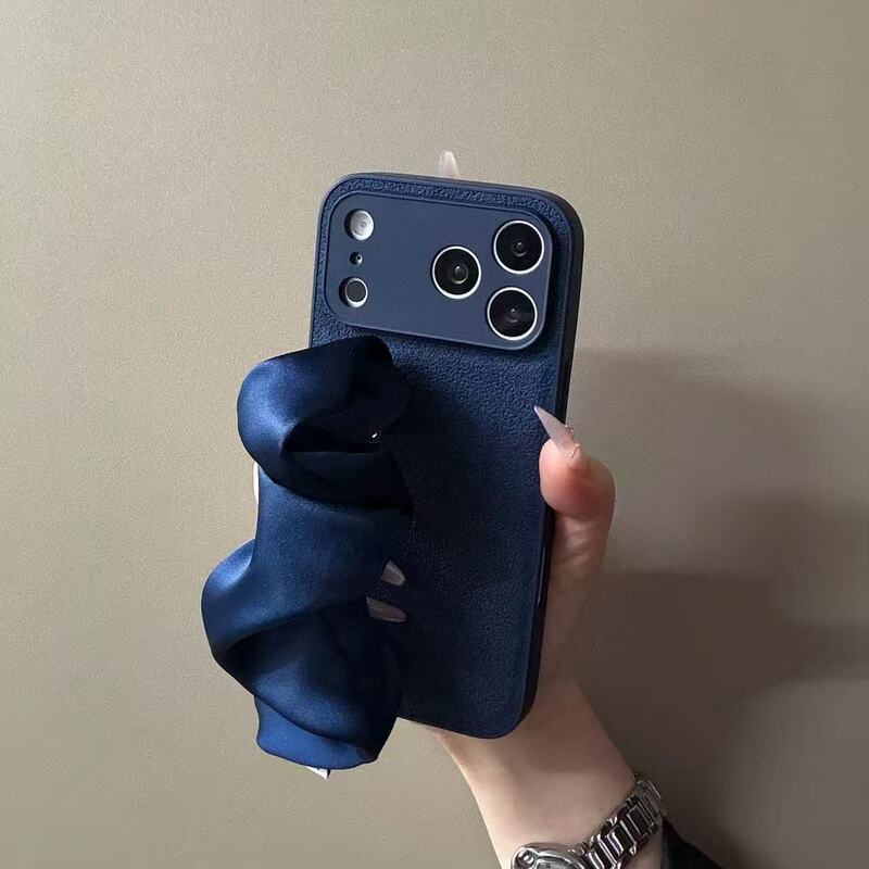 Niche Solid Color Moon Pit Pattern Silk Scarf Wristband Suitable for 18Promax Apple 16 Phone Case Iphone15 New Model 17 Niche Solid Color Moon Pit Pattern Silk Scarf Wristband Suitable for 18Promax Apple 16 Phone Case Iphone15 New Model 17