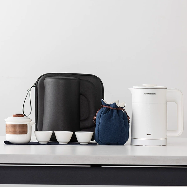 Obomie 0.6L white kettle + wooden handle tea set