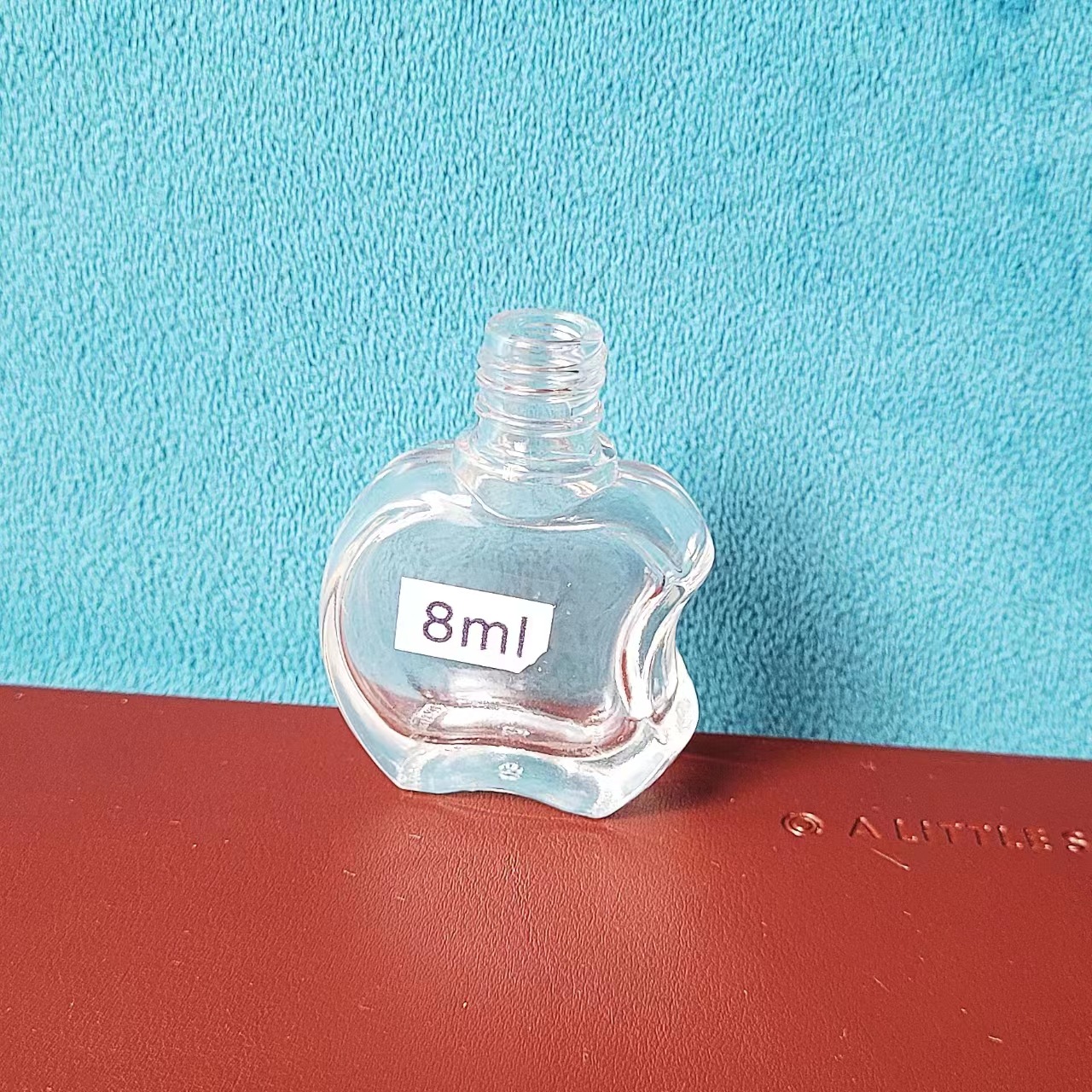 Botella de esmalte de uñas de dos cabezas Botella de pegamento para colorear productos para el cuidado de la piel Botella de maquillaje de subempaque Botella de brillo de labios portátil líquido de diferentes propiedades