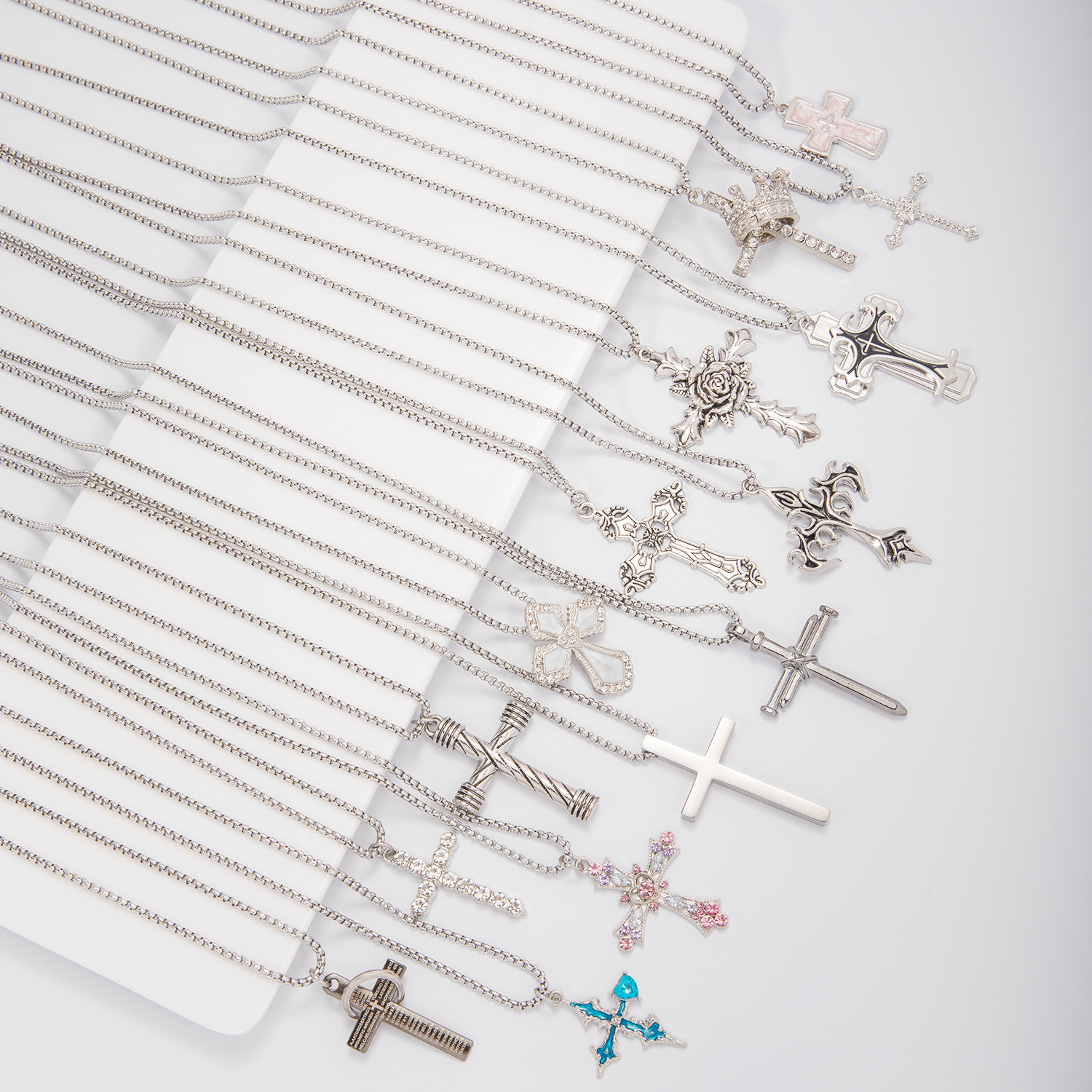 Fashionable trend pendant