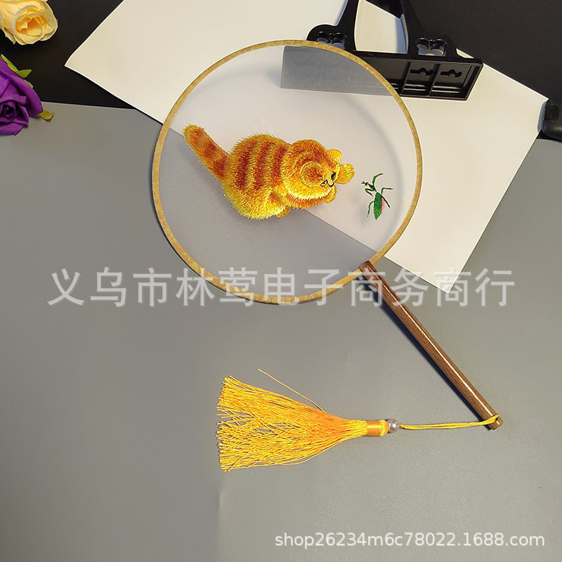 両面のシルクの刺繍の透明な漢服のチャイナドレスは写真を撮ります。|undefined