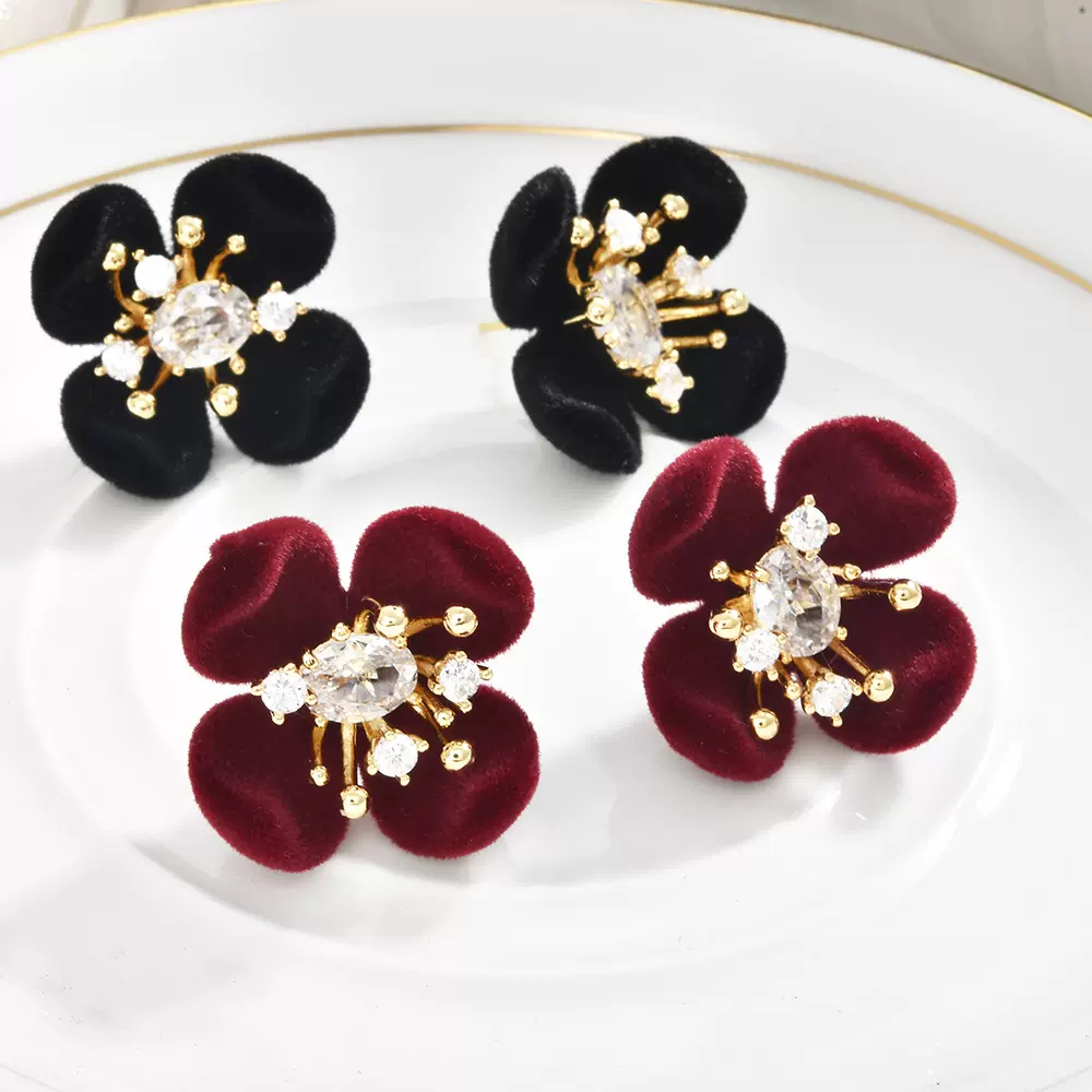 2025秋冬新款复古酒红植绒花朵耳钉超闪镶锆独特设计气质时尚耳饰