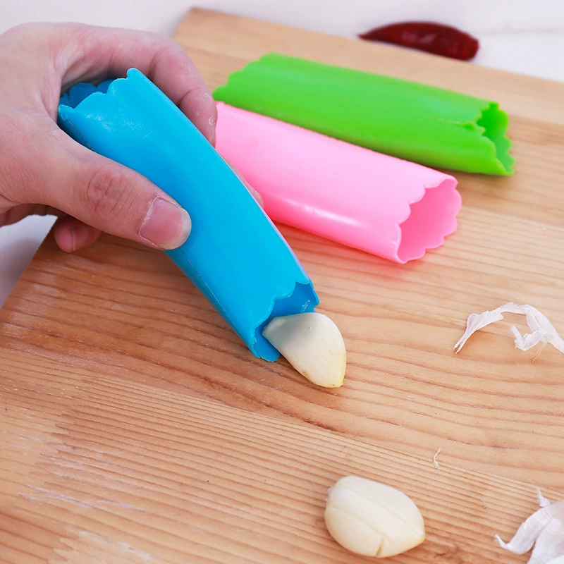 Manual silicone peeling garlic, manually squeeze garlic to remove the shell tool kitchen to peel the garlic machine to press the garlic machine quickly and convenient