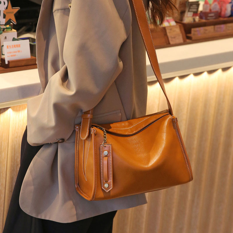 2026 New Arrival Women's Underarm Bag, Vintage Crossbody Bag, Large Capacity Genuine Leather Handbag, French Niche Single Shoulder Cowhide Bag - Thumbnail 4