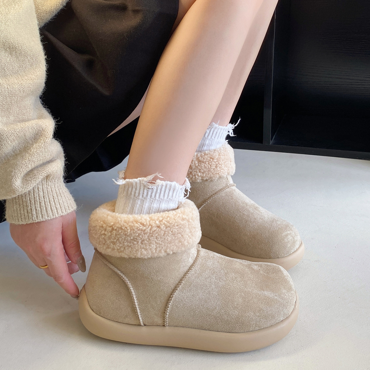 复古风纯色加绒保暖雪地靴短靴女潮2025冬季新款圆头舒适保暖棉鞋