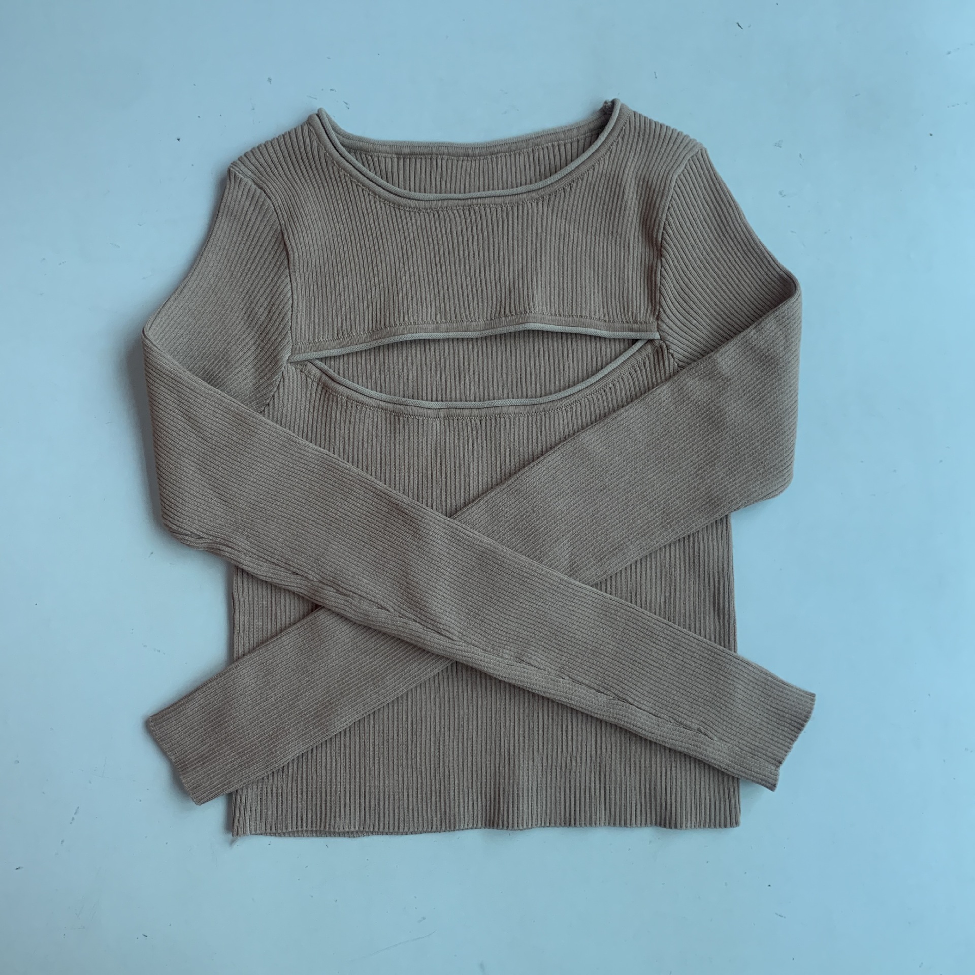 圆领破洞打底宽松2021年新款上衣