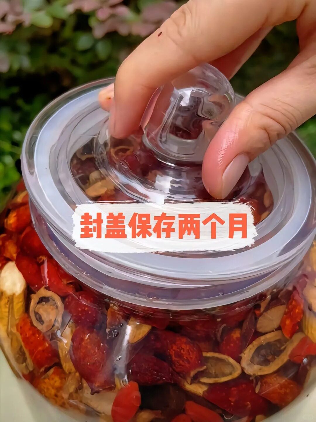 12-Herb Tonic Wine Soaking Blend Pao Jiu Liao 200g Traditional Chinese Herbal Mix for Men in use