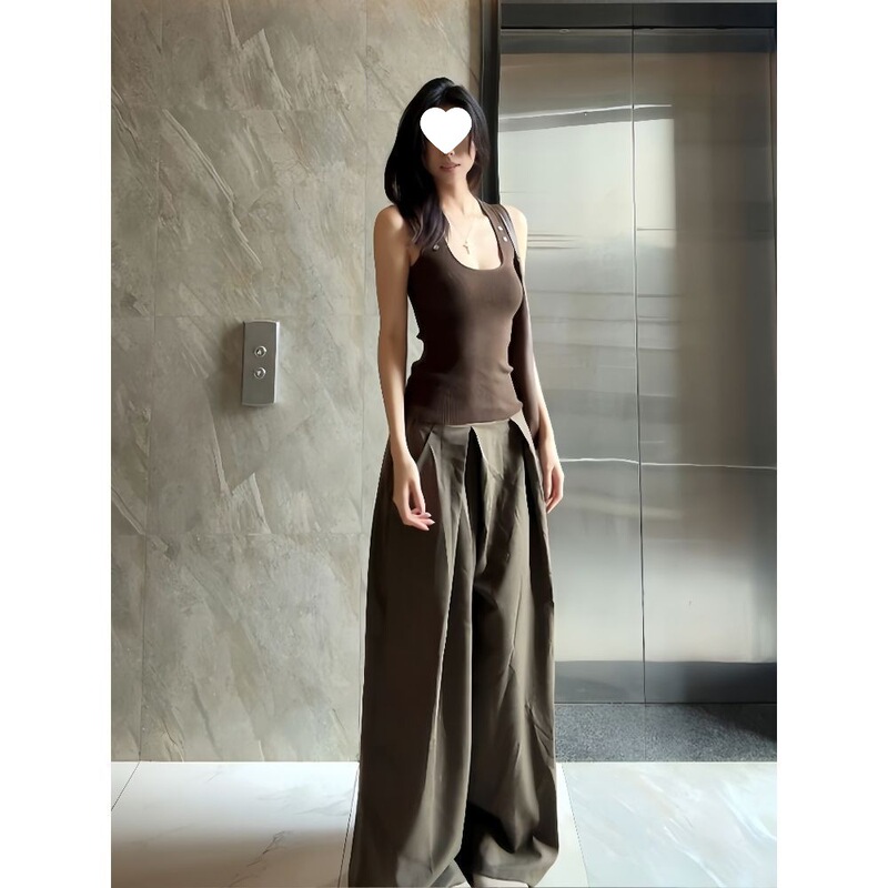 Purely Sexy Hot Girl's Sexy Brown Collared Camisole for Women, Suitable for Summer, Can Be Worn Inside or Outside, Slim Fit, Sleeveless Top Purely Sexy Hot Girl's Sexy Brown Collared Camisole for Women, Suitable for Summer, Can Be Worn Inside or Outside, Slim Fit, Sleeveless Top