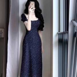 法式高级感秋季波点连衣裙子女2026新款夏季海边度假大方得体长裙