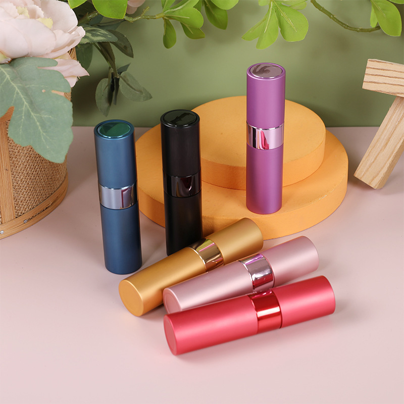 8ml botella de perfume giratoria de alta gama Mini portátil pequeño perfume de alta apariencia sub-botella de aluminio botella de spray oral