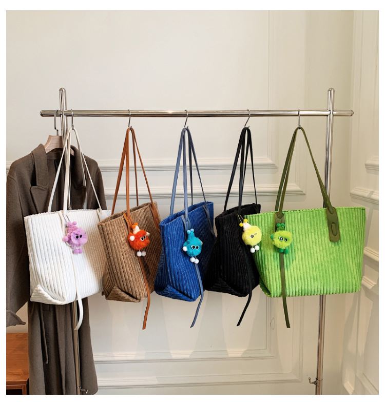 Fashion Corduroy Large Capacity Handbag New One-shoulder Underarm Bag Wholesale display picture 2