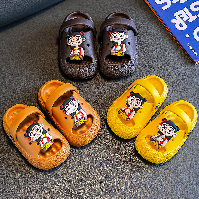 Nezha Dongdong zapatos 1 año 3 interior impermeable contra colisiones zapatillas para niños de verano niños niñas bebés