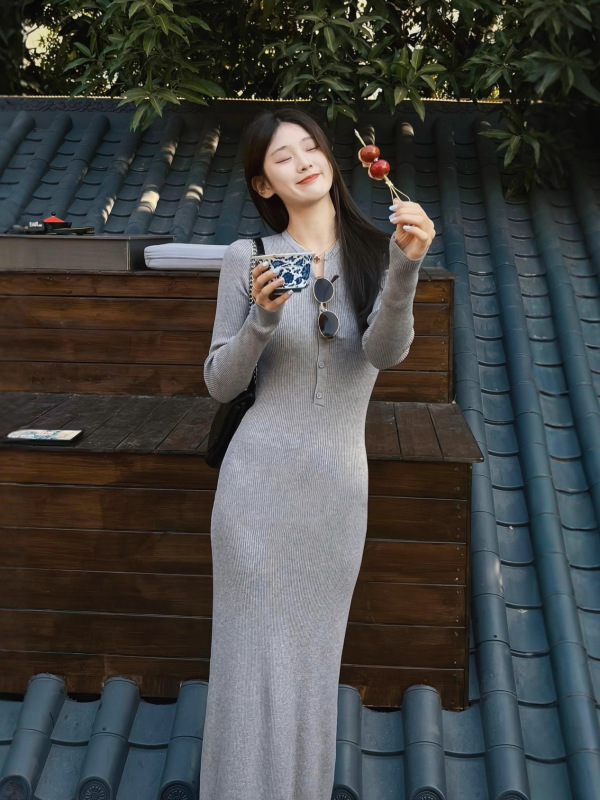 【现货】长袖针织连衣裙女秋季新款收腰显瘦内搭长裙修身长款裙子|undefined