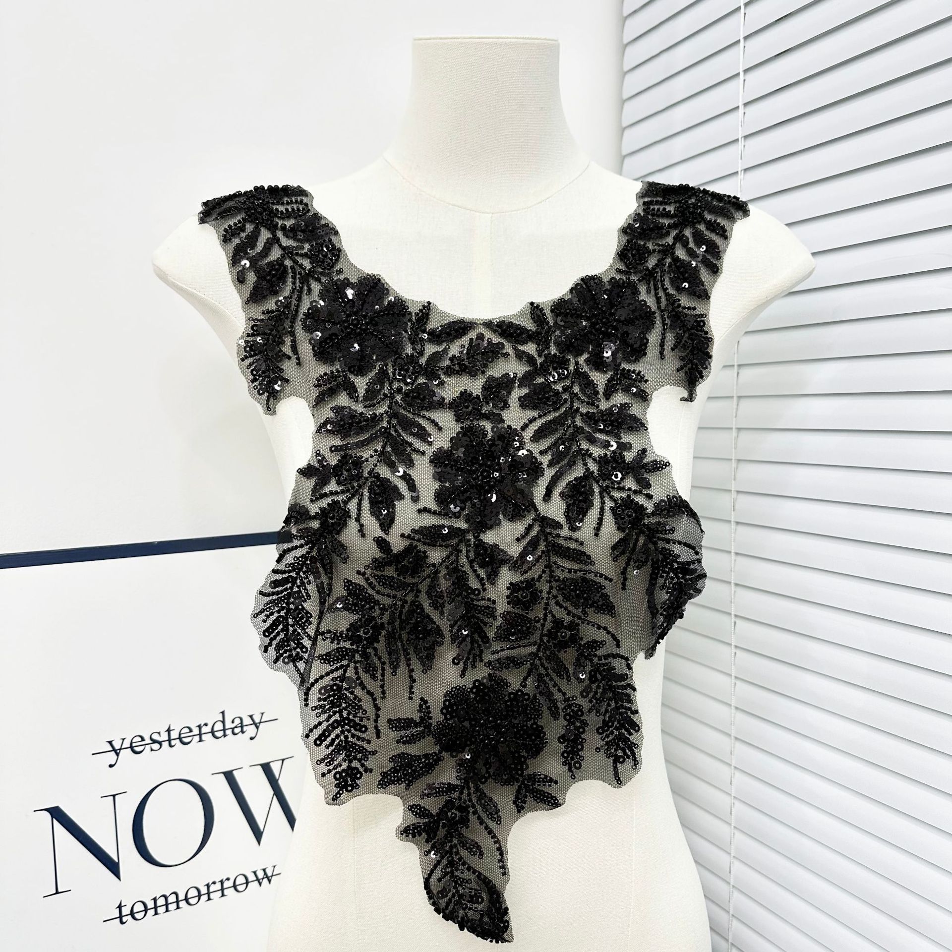 Cuello falso bordado tridimensional vestido exquisito vestido de baile cuello delantero esquinilla perla decoración nuevo accesorios de encaje hueco