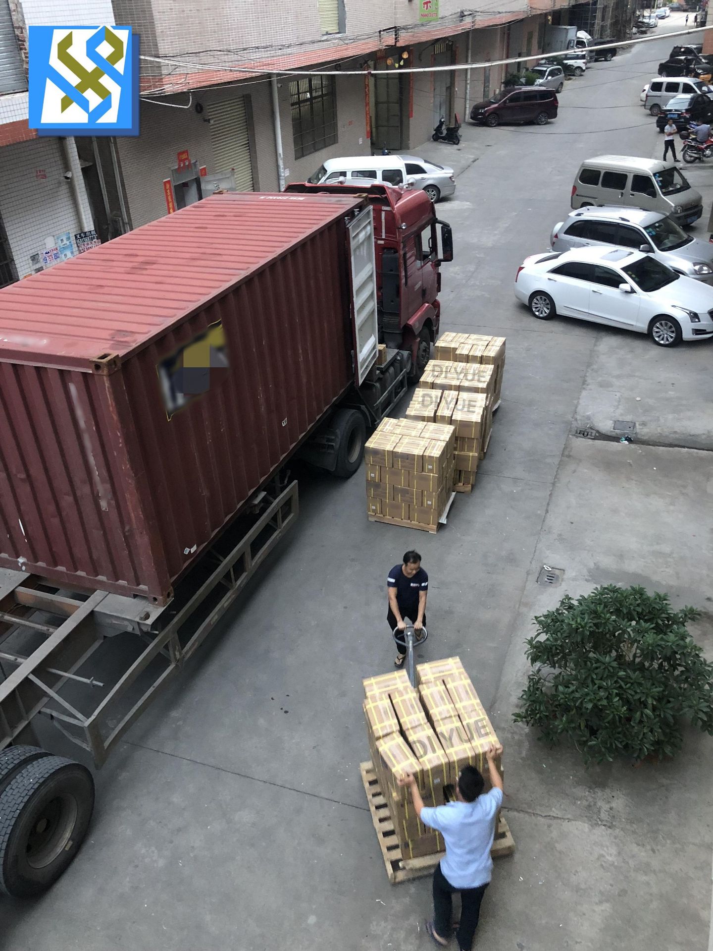 Loading the cabinet+Being loaded_copy.jpg