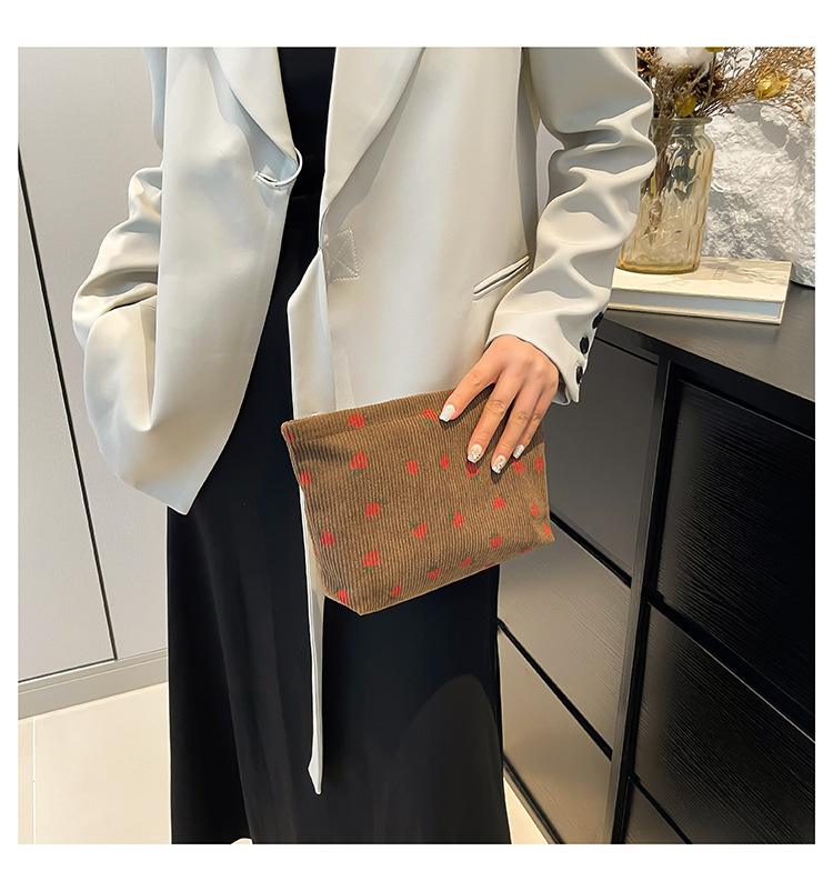 200g Weight Polyester Lining Material Zipper Closure Type / Strap Type Clutch Bag Bags Type Daily, Street, Shopping Occasion Canvas Material Strawberry Pattern All Seasons Season Unisex Gender Cute, Streetwear Style Square Shape Cute Streetwear Strawberry Canvas Square Makeup Bags 2