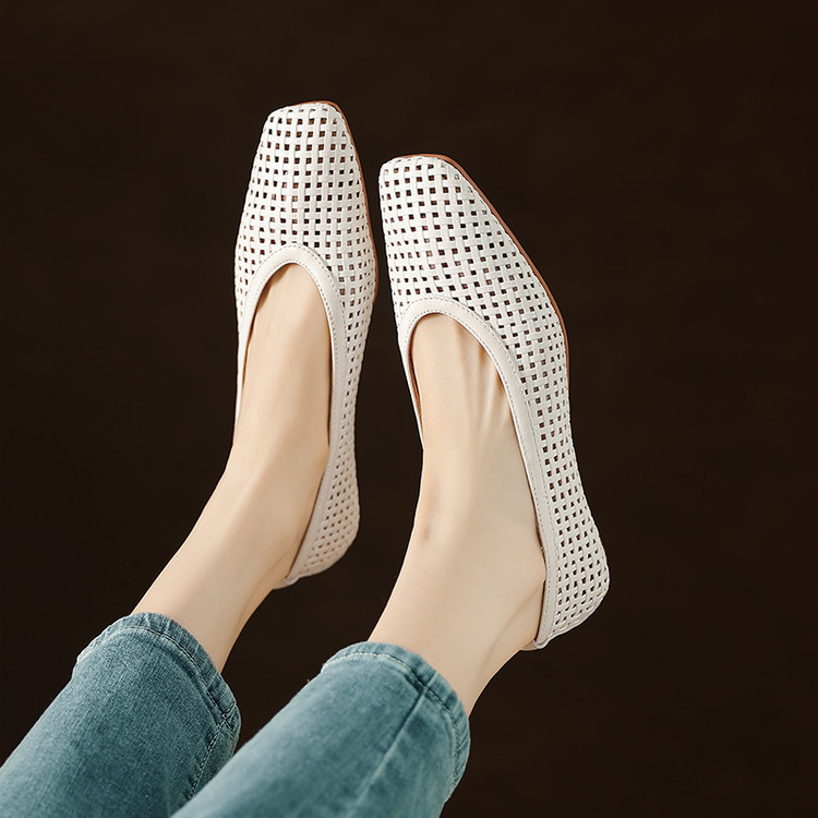 Sandal nữ mũi nhọn gót thấp lưới thoáng khí mũi khoét 2025 — Màu trắng nhạt, bạc chi tiết 16