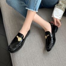 ������ɫţƤ�����ָ�Ь~Բͷ���һ�ŵ��и���Ь����װ�δ���Ь