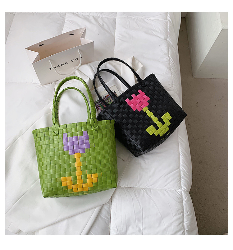 Fashion Woven Flower Portable Bag display picture 39