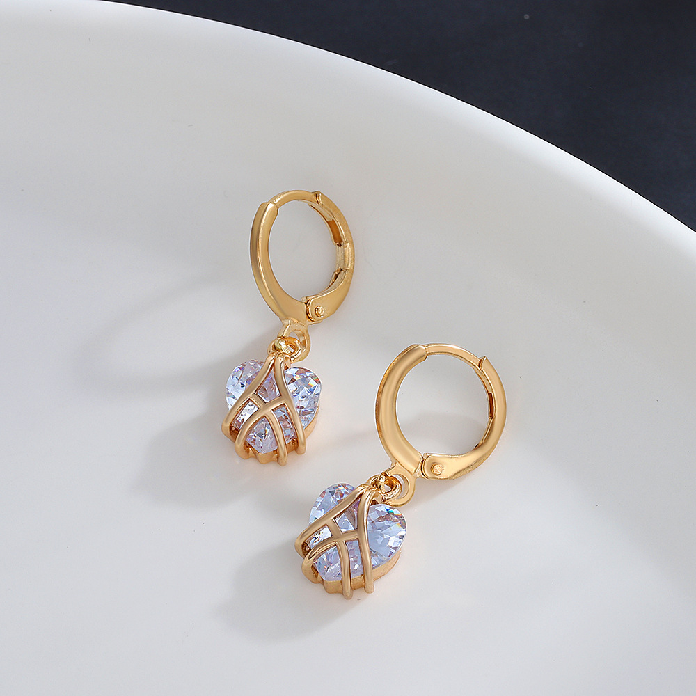 Fashion Heart Shape Copper Metal Zircon Earrings display picture 5