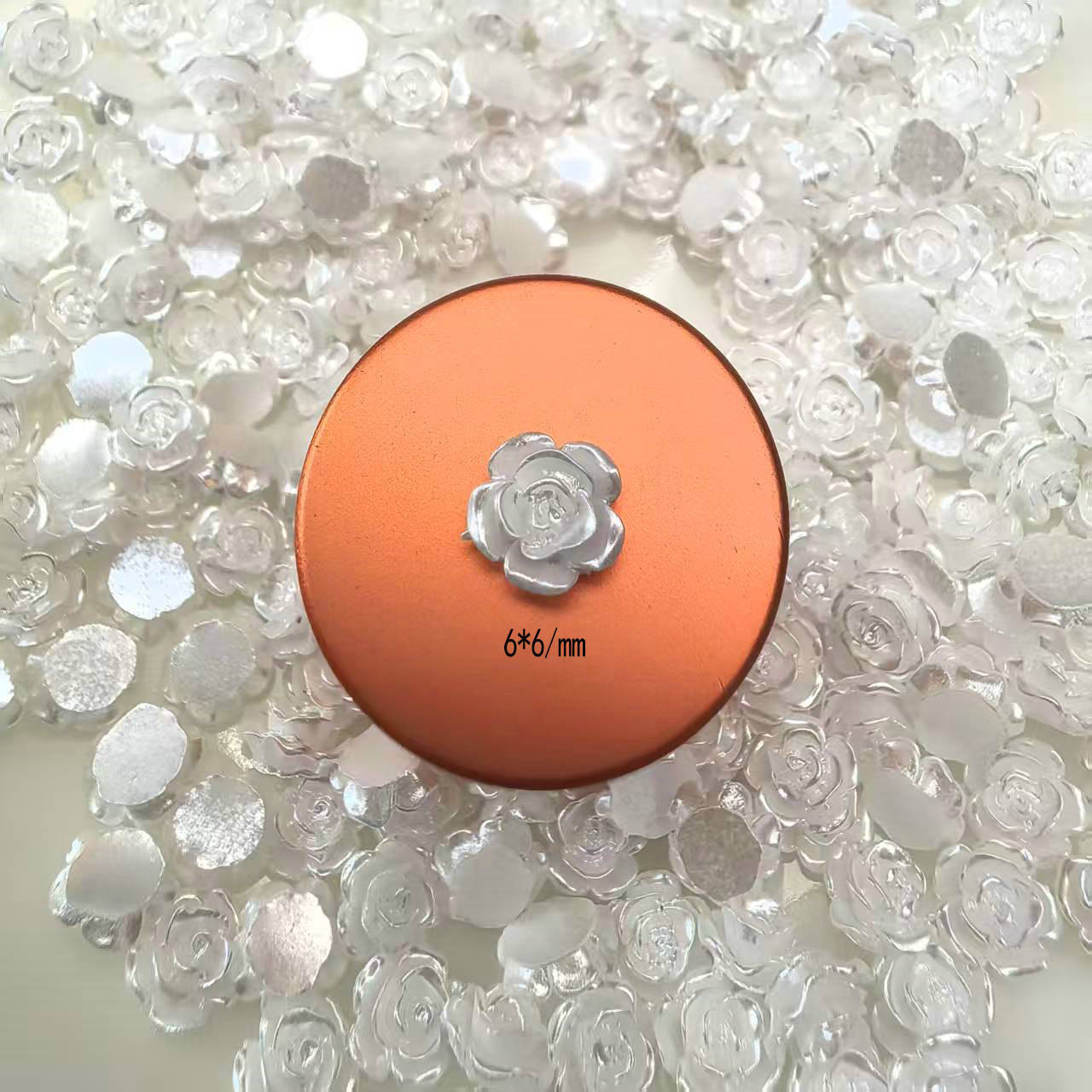 6mm玫瑰花白色美甲饰品_01.jpg