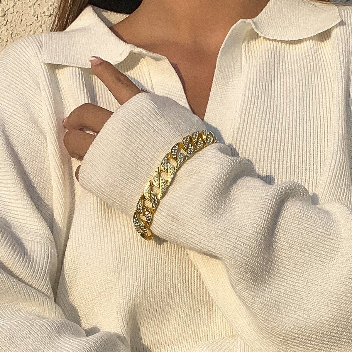 Bijoux Hip-hop pour femmes, chaîne cubaine entièrement en diamant avec boucle à pression en strass ajourée, collier de clavicule_voghion.com