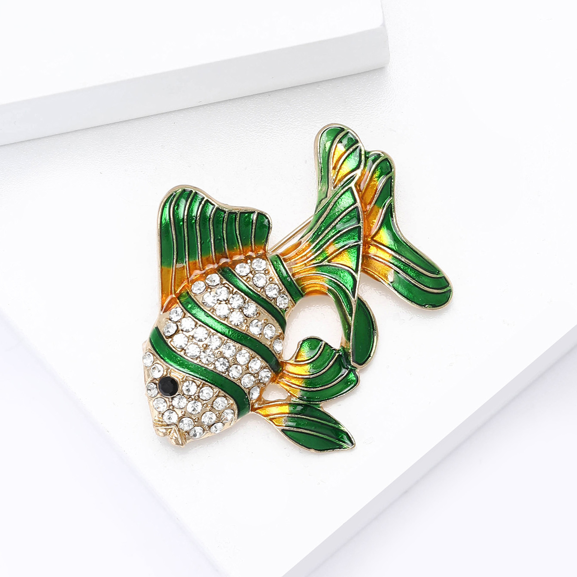 Cross-Border European and American Light Luxury Enamel Japanese Goldfish Brooch Pendant Couple Tropical Fish Dripping Oil Cartoon Brooch Collar Jewelry