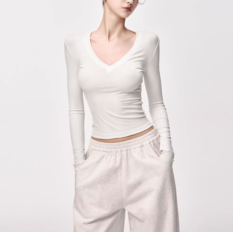Lyocell long-sleeve T-shirt for women, slim-fit design, stylish inner layer, slimming effect, versatile V-neck long-sleeve top for a trendy look Lyocell long-sleeve T-shirt for women, slim-fit design, stylish inner layer, slimming effect, versatile V-neck long-sleeve top for a trendy look