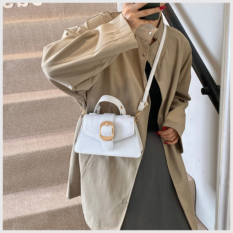 Cross-border wholesale niche design commuter crossbody bag for women 2024, fashionable and versatile women's single-shoulder armpit small square bag undefined