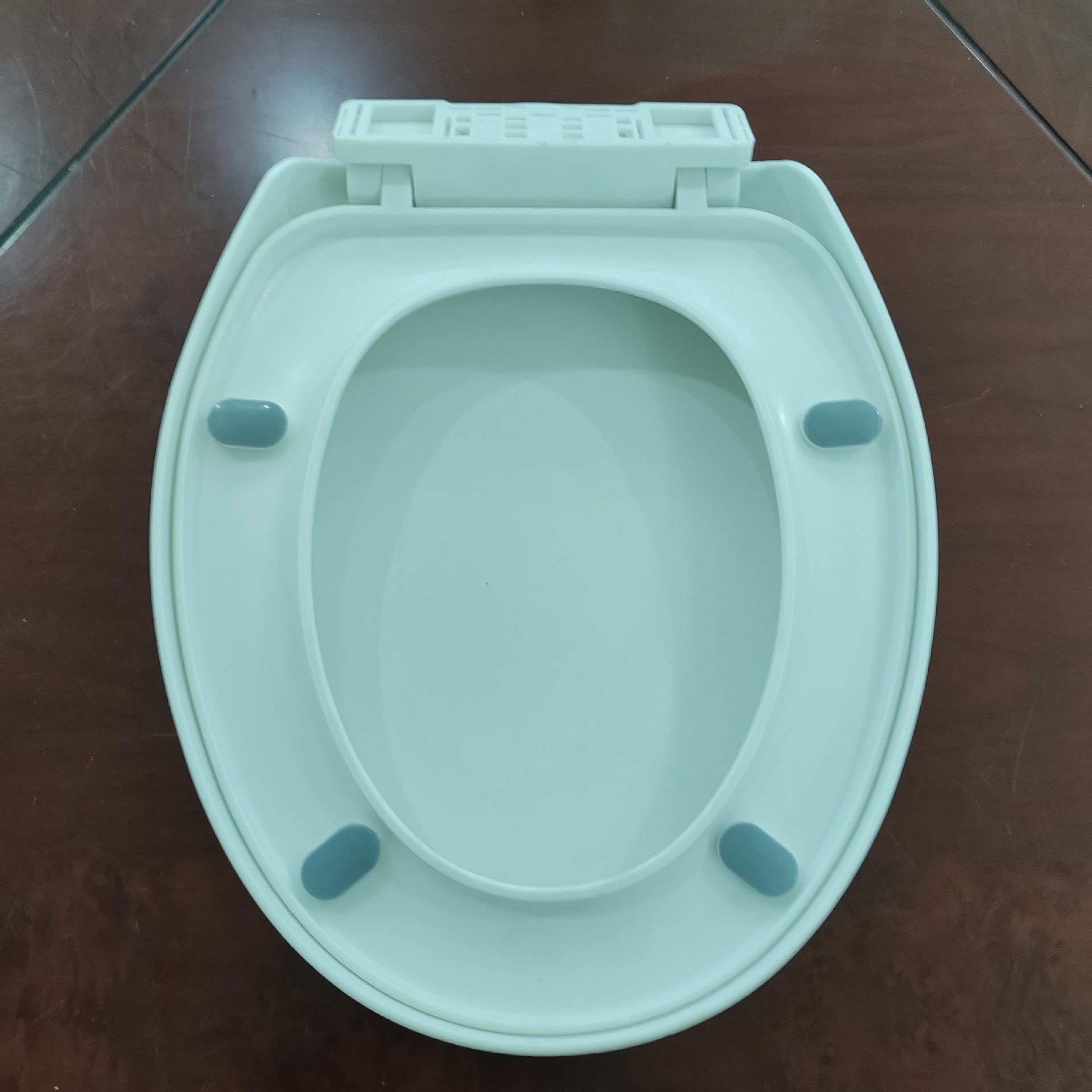 17-inch and 19-inch toilet seat covers for export undefined