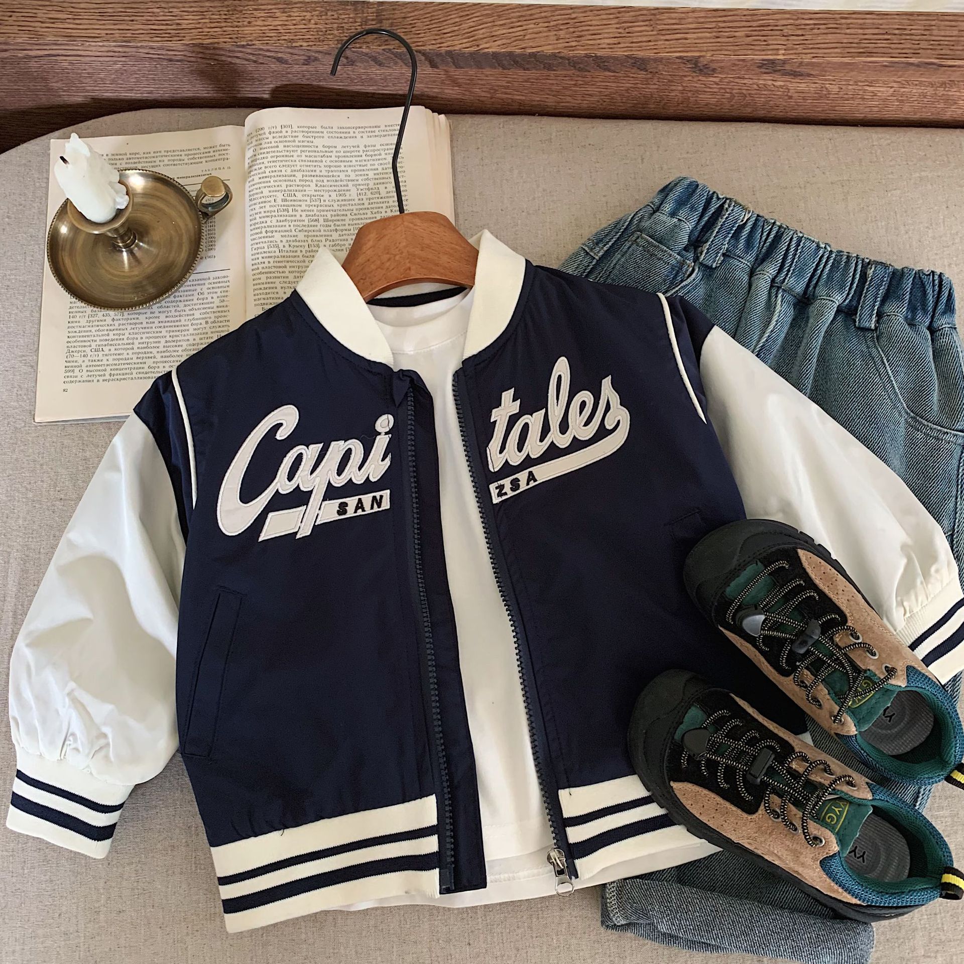 Manteau d'automne pour garçons 2024 nouvel article pour garçons et filles, version coréenne d'un ensemble de combinaison de baseball élégant pour enfants_voghion.com