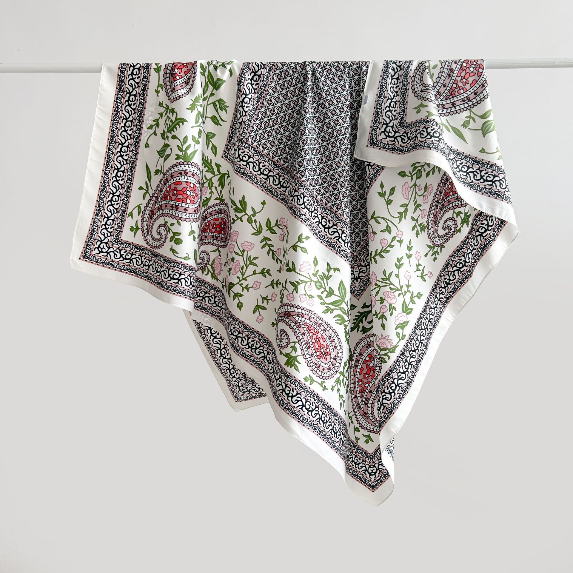 Japón y Corea del Sur INS estilo de personalidad nicho geométrico impresión bufandas de seda regalo de vacaciones sensación de lujo ligero toallas de twill