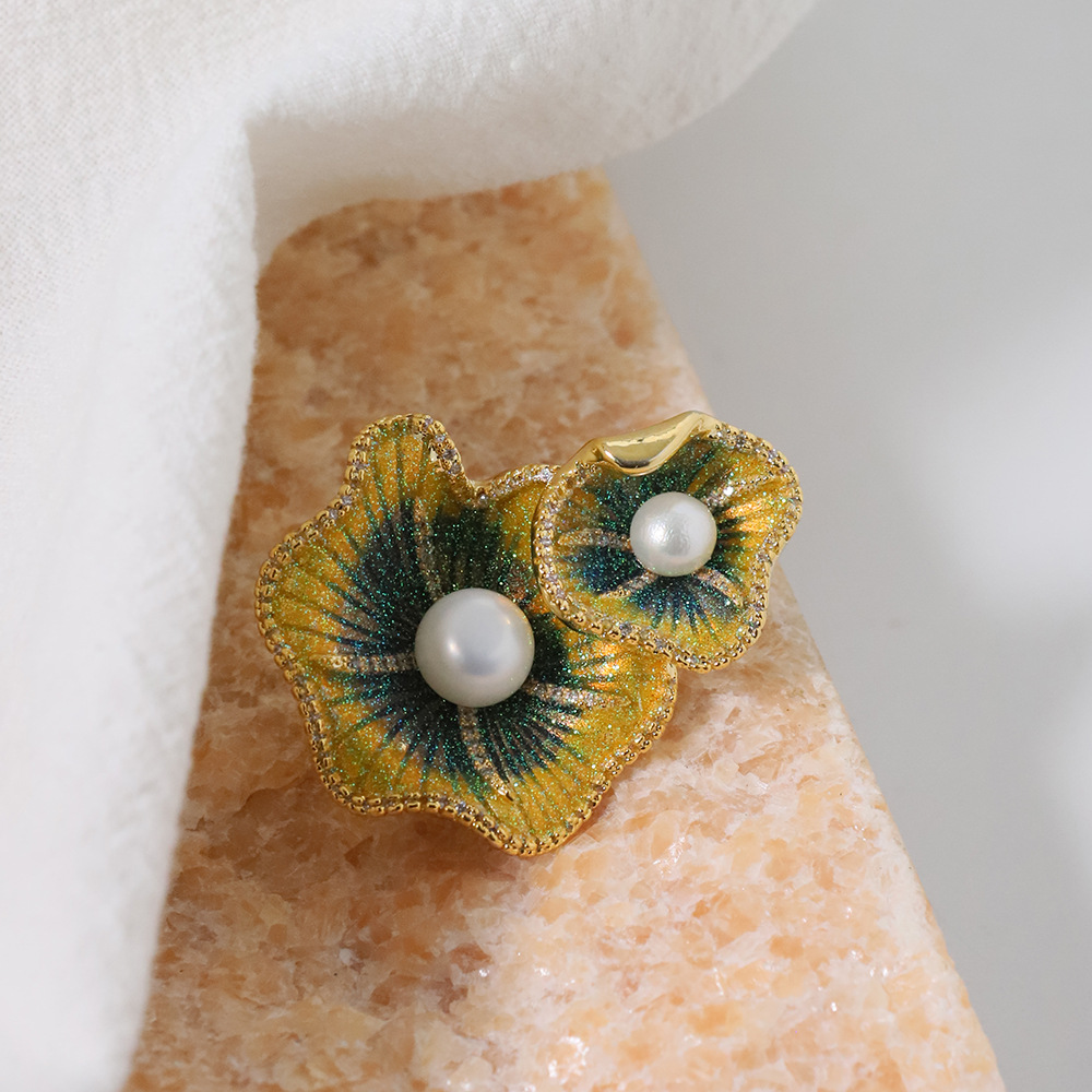 Esmalte de moda pintado cristal brillante broche de hoja de loto pin de cera de miel de perla de jade pectoral [accesorios DIY]