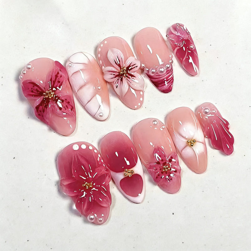 Cross-Border Short-Length Wearable Nails Cat-Eye Almond Nail Stickers Ins Sweet Strawberry Nail Art Wearable Nail Tips Wholesale