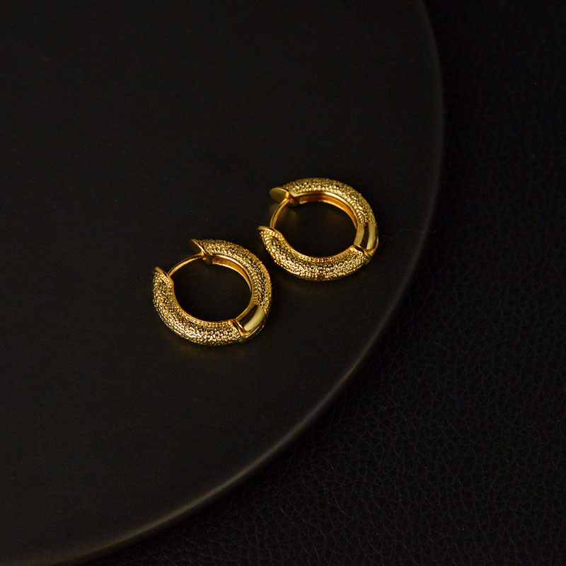 Boucles D&#39;oreilles En Cuivre En Forme De U Givré Coréen En Gros Nihaojewelry display picture 4