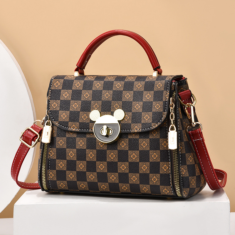 Bolsa pequeña popular de este año 2022 nueva moda estilo occidental hombro todo partido Internet celebridad crossbody portátil pequeña bolsa cuadrada bolso de las mujeres