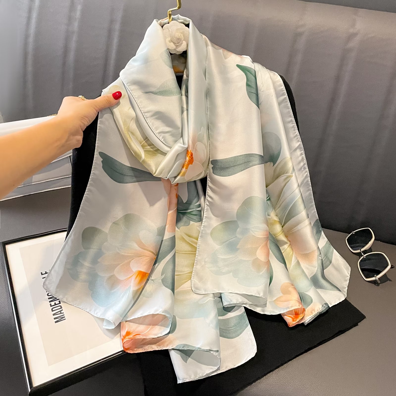 春夏新款絲巾女麗錦緞中國風青花紗巾沙灘巾配旗袍防曬印花絲巾披