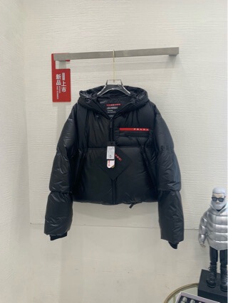 2026 new short hooded down jacket for women, new winter puffer jacket, thickened and warm coat, fashionable and available in multiple colors